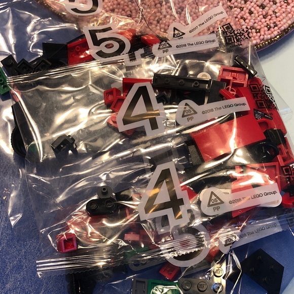 LEGO Speed Champions SF90 XX Stradale in Red 77254 - Picture 2 of 4